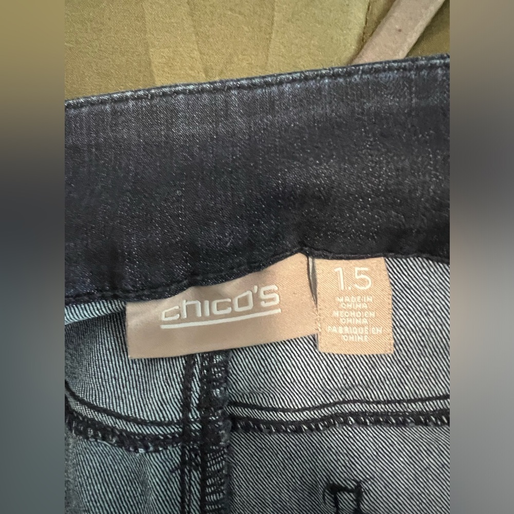 Jeans - Picture 2 of 3